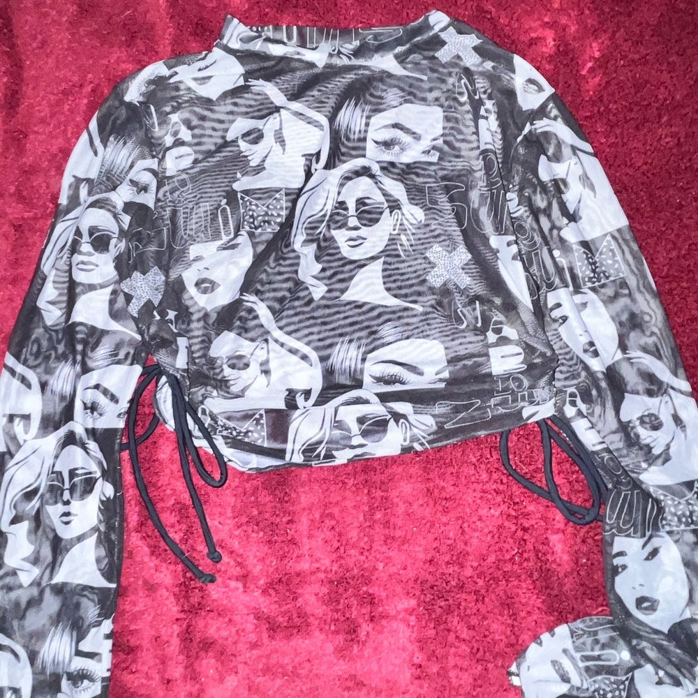 Black and White Graphic Long Sleeve Top